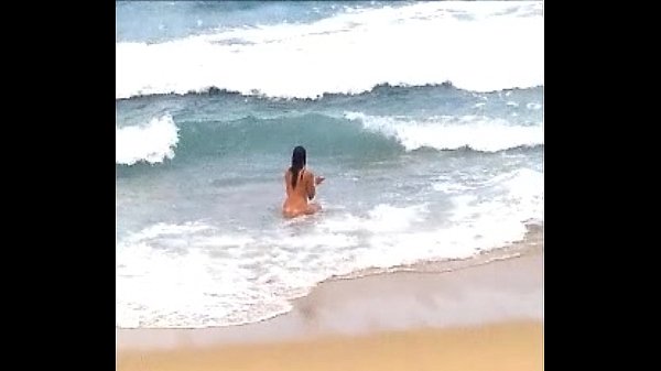 Espiando praia de nudismo