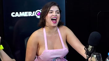 Karolay chaves beijando mulher