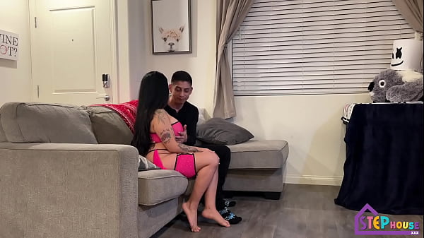 Madrasta chupando a enteada